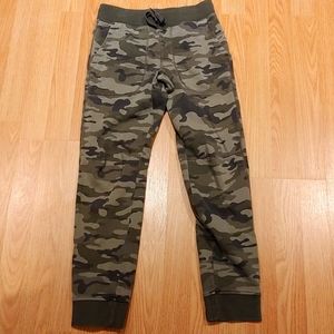 Gap Kids Camo Print Fleece Joggers / Sweatpants